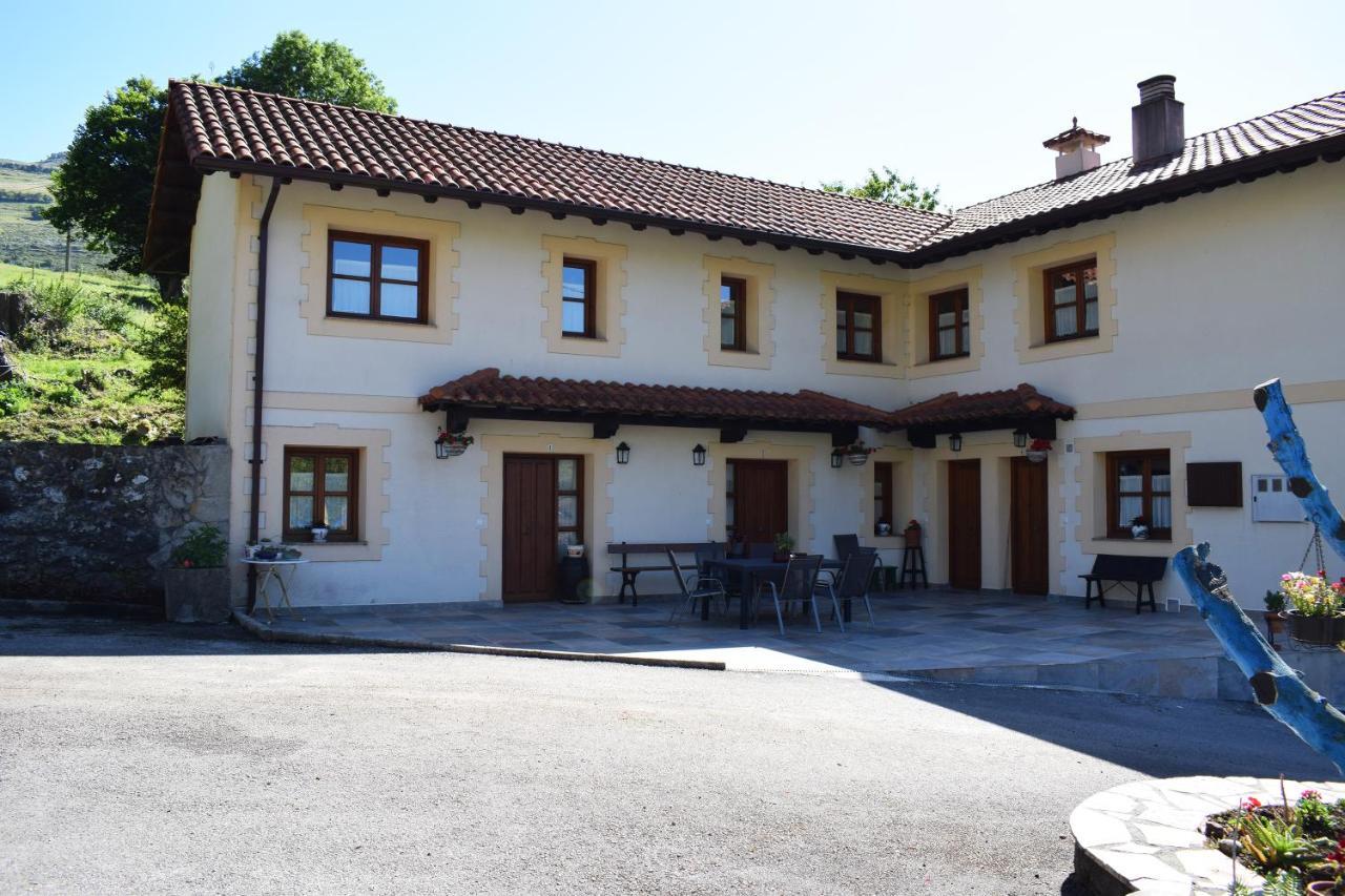 Apartamentos Rurales La Taberna Matienzo ภายนอก รูปภาพ