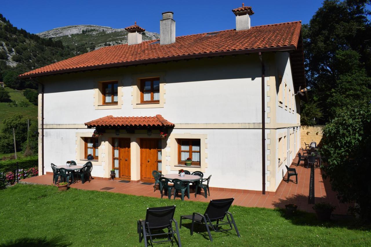 Apartamentos Rurales La Taberna Matienzo ภายนอก รูปภาพ